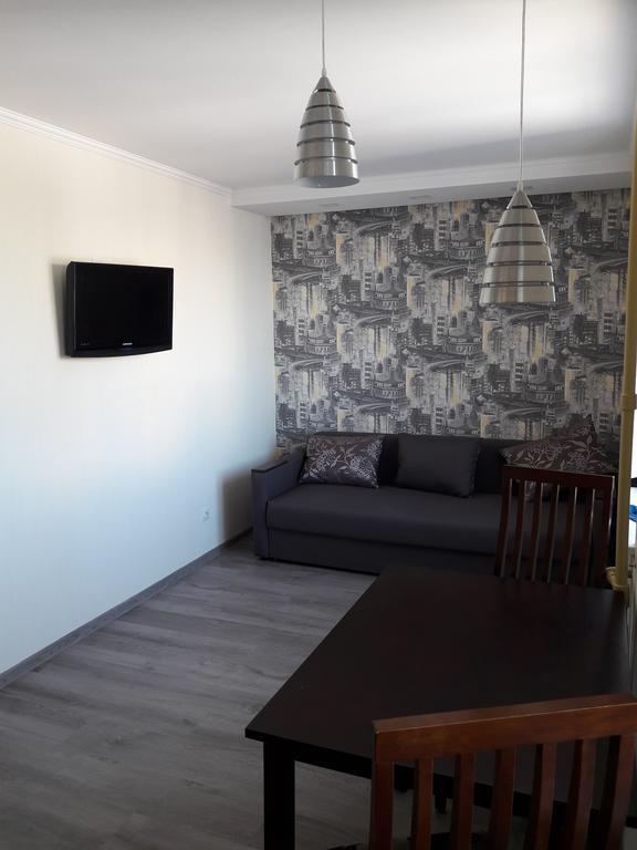Apartmens Near Metalist Appartamento Charkiv Esterno foto