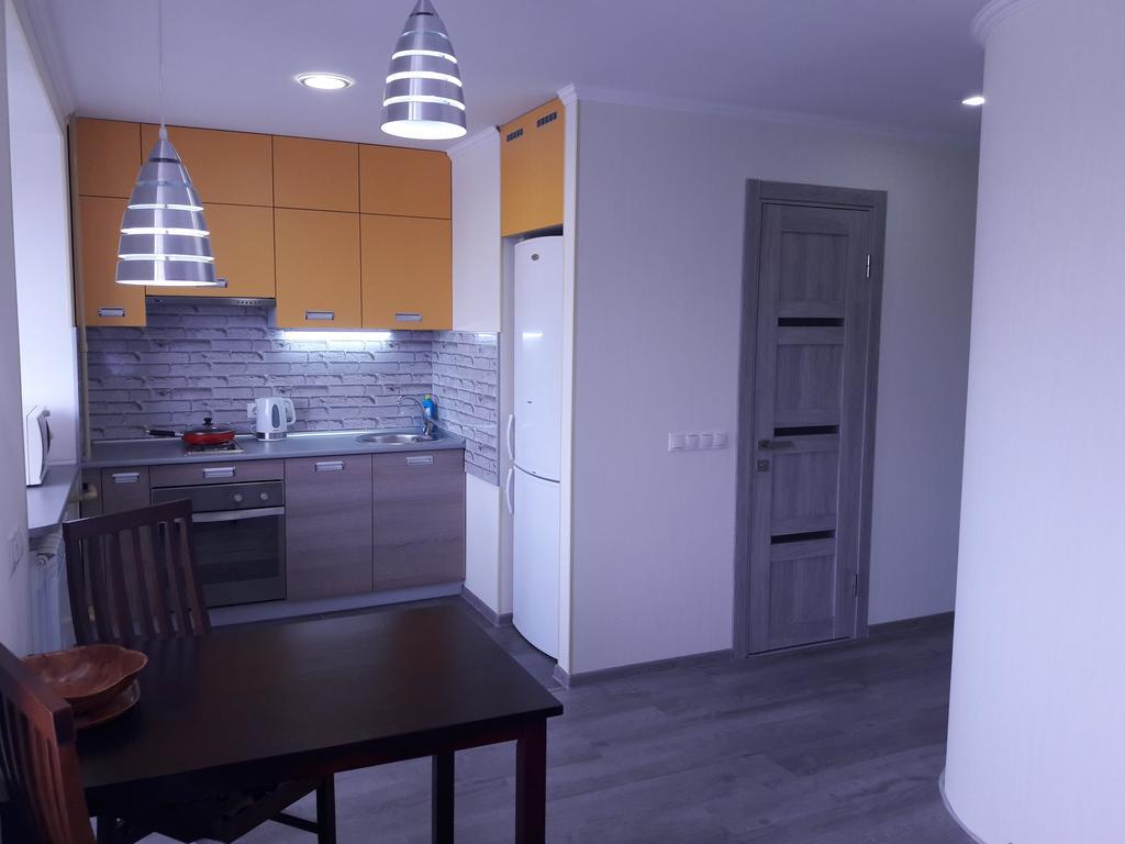 Apartmens Near Metalist Appartamento Charkiv Esterno foto