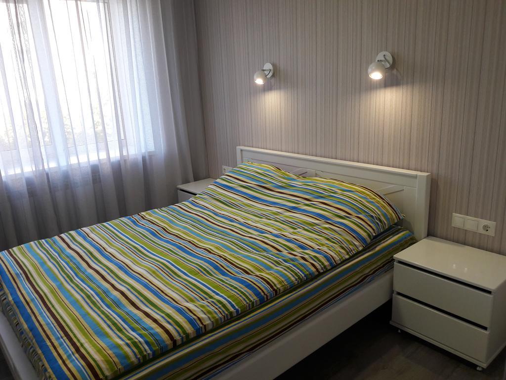 Apartmens Near Metalist Appartamento Charkiv Esterno foto